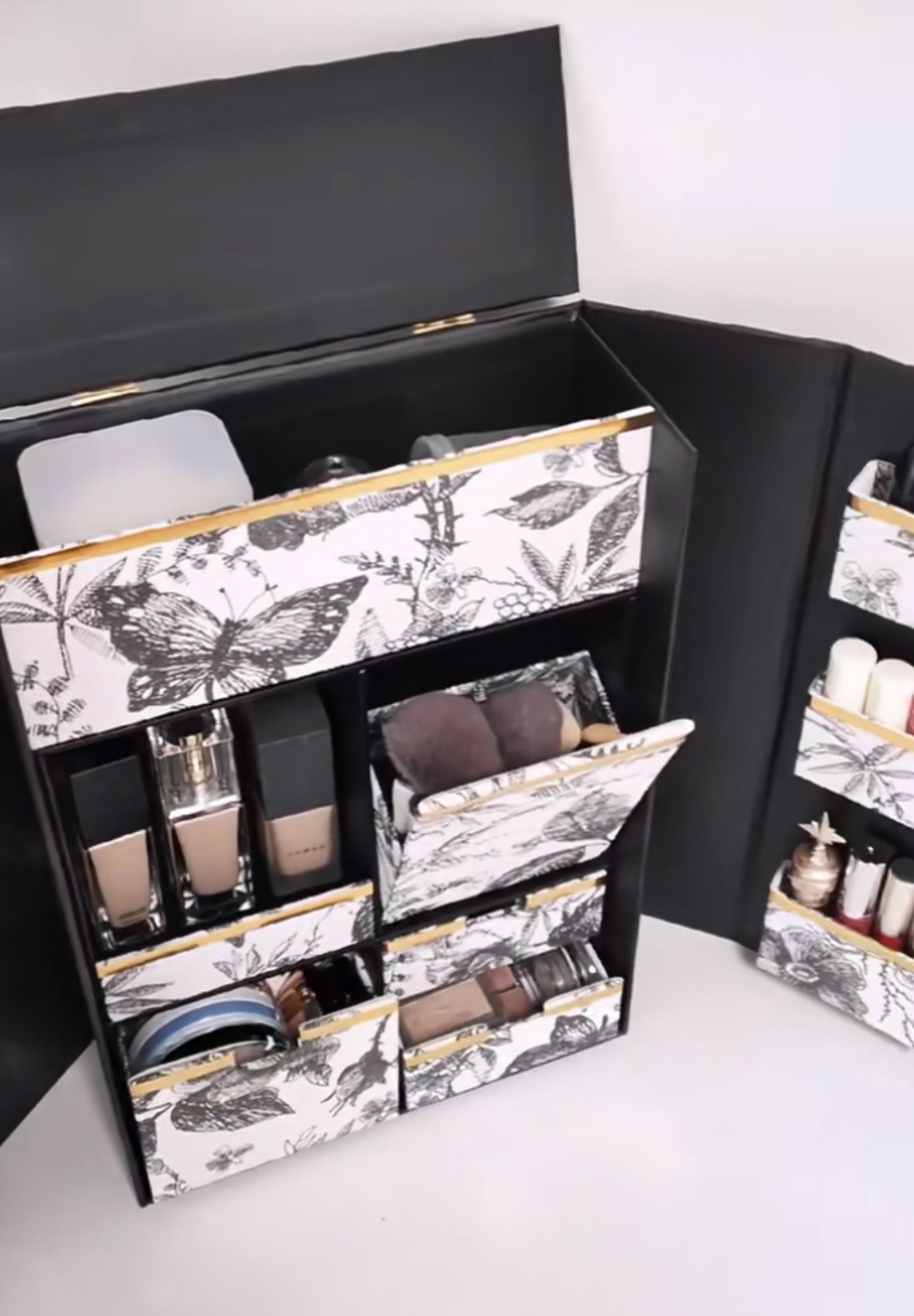 Unboxing, aja sampah! Mangga wenehi kothak kemasan minangka 